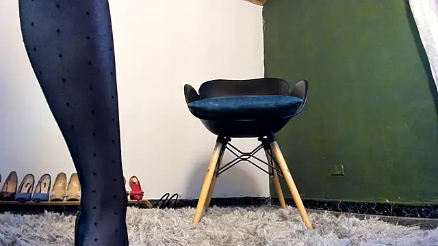 Snapshot of Velourmuse chatting on November 6, 12:14 am Velourmuse online show from November 6, 12:14 am