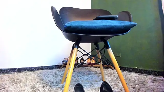 Snapshot of Velourmuse chatting on October 22, 11:36 pm Velourmuse online show from October 22, 11:36 pm