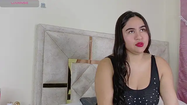 Snapshot of Mia_belmontt chatting on October 22, 8:08 pm Mia belmontt online show from October 22, 8:08 pm