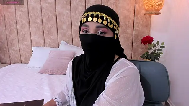 Snapshot of _alishaa_c chatting on November 9, 3:32 am alishaa c online show from November 9, 3:32 am