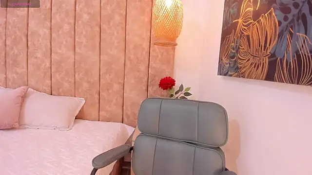 Snapshot of _alishaa_c chatting on November 22, 3:27 am alishaa c online show from November 22, 3:27 am