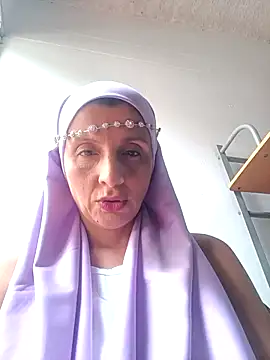 Aafsha  online show from February 4, 8:15 pm