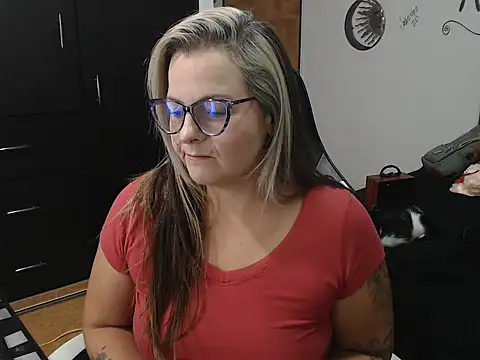 perlagoloza05 online show from October 21, 4:01 am