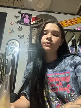 Snapshot of Jynx420friendly chatting on June 29, 5:56 pm Jynx420friendly online show from June 29, 5:56 pm
