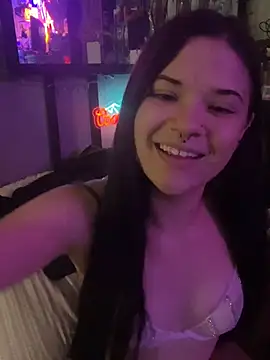 Snapshot of Jynx420friendly chatting on June 25, 3:17 pm Jynx420friendly online show from June 25, 3:17 pm