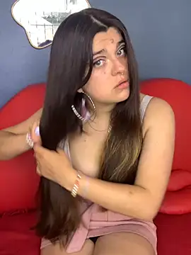 Snapshot of NatashasBoobs chatting on October 15, 8:39 pm NatashasBoobs online show from October 15, 8:39 pm