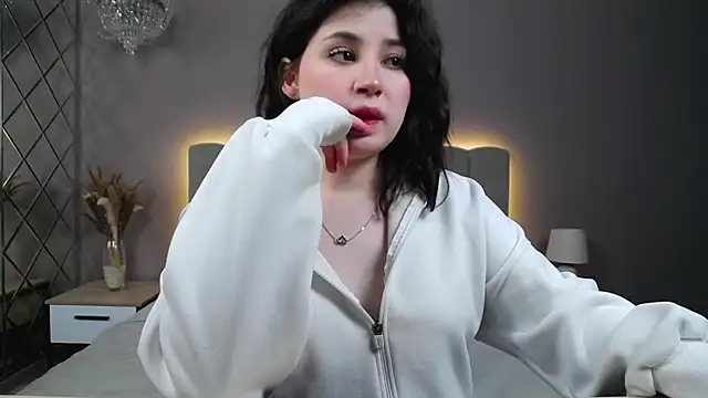 DianaMello online show from November 6, 5:22 am