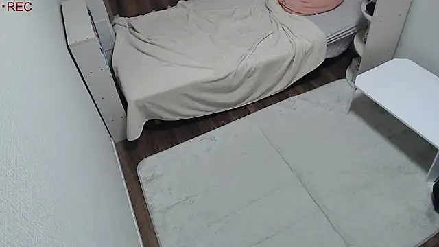 Snapshot of mirror_x_room chatting on December 22, 9:20 am mirror x room online show from December 22, 9:20 am