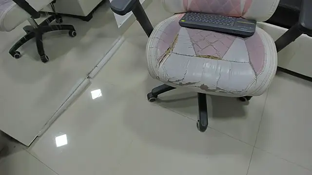 Snapshot of Madeline_jade chatting on October 20, 2:57 am Madeline jade online show from October 20, 2:57 am