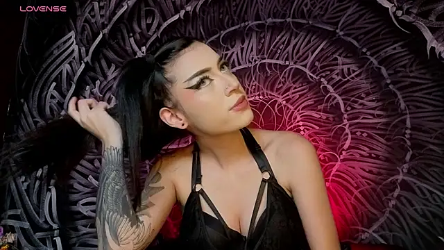 dahlia darkwood online show from March 31, 3:41 am