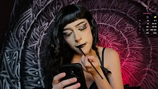 dahlia darkwood online show from January 10, 10:05 pm