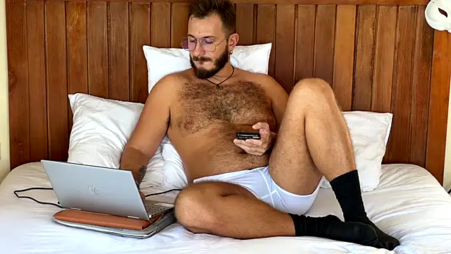Snapshot of mrmaxiy chatting on May 29, 5:57 am mrmaxiy online show from May 29, 5:57 am