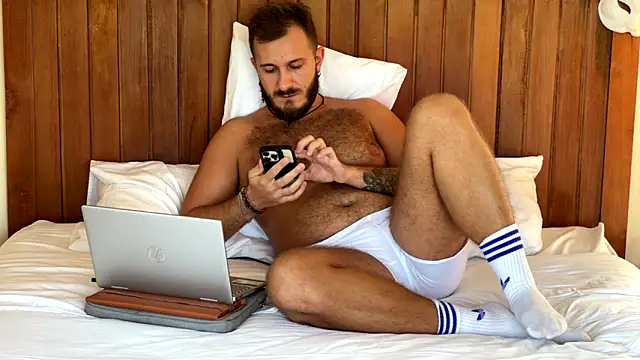 Snapshot of mrmaxiy chatting on May 27, 8:11 am mrmaxiy online show from May 27, 8:11 am
