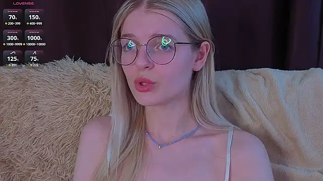 MonicaShiny online show from November 15, 6:23 pm