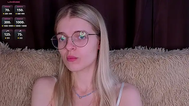 MonicaShiny online show from November 28, 7:36 pm