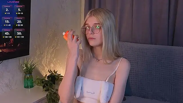 MonicaShiny online show from October 15, 7:22 pm