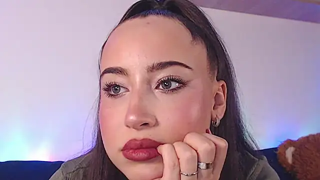 adacgrey online show from November 12, 5:06 pm