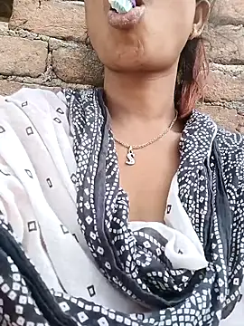 Hotty-romi3 online show from November 18, 5:22 am