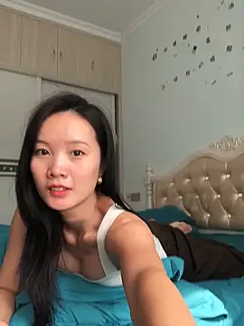 Snapshot of Mile-m chatting on October 15, 5:17 am Mile-m online show from October 15, 5:17 am