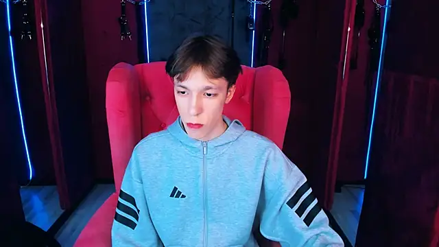 Snapshot of MarkBranston chatting on November 3, 11:03 am MarkBranston online show from November 3, 11:03 am