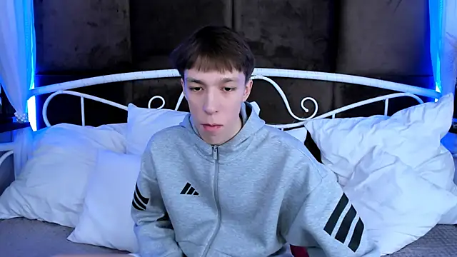 Snapshot of MarkBranston chatting on November 23, 10:47 am MarkBranston online show from November 23, 10:47 am