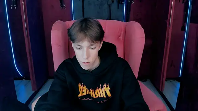 Snapshot of MarkBranston chatting on November 7, 3:16 pm MarkBranston online show from November 7, 3:16 pm