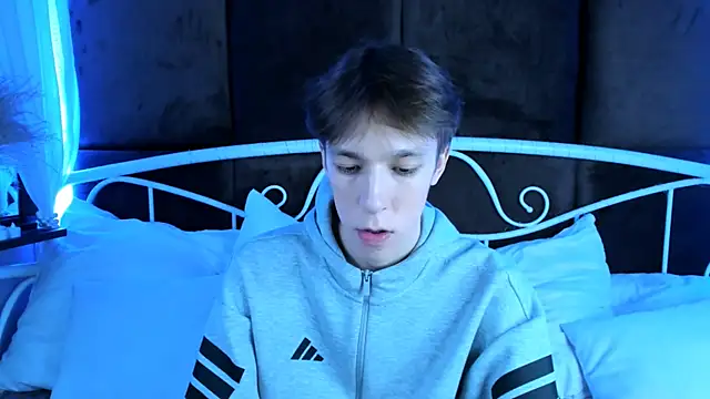 Snapshot of MarkBranston chatting on November 17, 10:52 am MarkBranston online show from November 17, 10:52 am