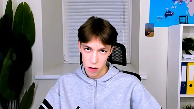 Snapshot of MarkBranston chatting on October 25, 3:34 pm MarkBranston online show from October 25, 3:34 pm