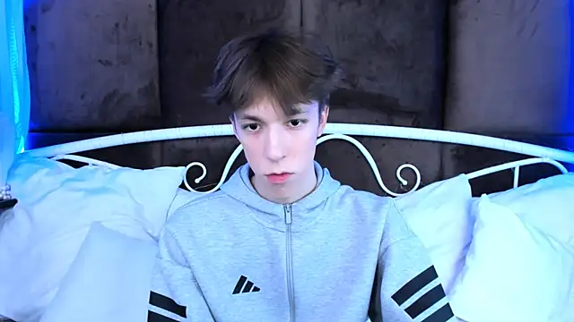 Snapshot of MarkBranston chatting on November 15, 2:54 pm MarkBranston online show from November 15, 2:54 pm