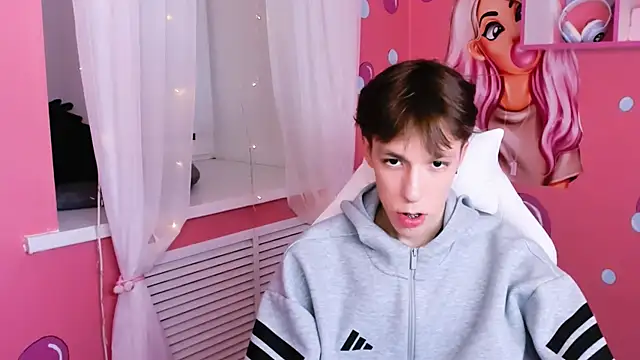 Snapshot of MarkBranston chatting on October 24, 3:44 pm MarkBranston online show from October 24, 3:44 pm