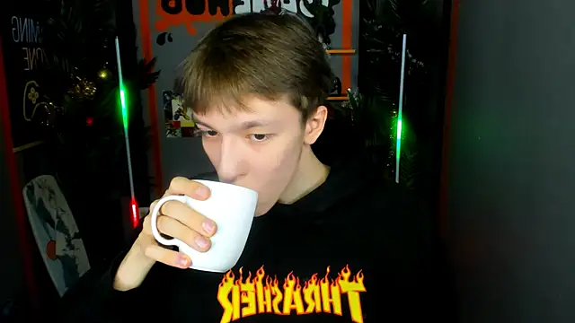 Snapshot of MarkBranston chatting on December 14, 11:05 am MarkBranston online show from December 14, 11:05 am