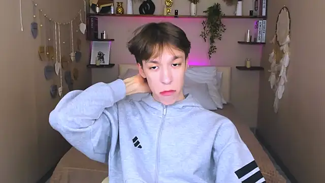 Snapshot of MarkBranston chatting on November 11, 8:58 pm MarkBranston online show from November 11, 8:58 pm