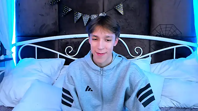 Snapshot of MarkBranston chatting on November 2, 11:26 am MarkBranston online show from November 2, 11:26 am