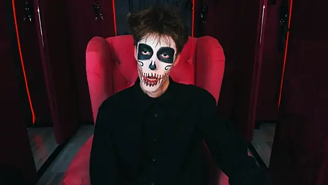 Snapshot of MarkBranston chatting on October 31, 4:03 pm MarkBranston online show from October 31, 4:03 pm