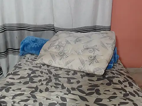 Snapshot of BlackBerry_06 chatting on November 21, 1:59 am BlackBerry 06 online show from November 21, 1:59 am