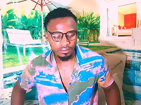 Snapshot of EbonyTiger69 chatting on November 12, 5:33 am EbonyTiger69 online show from November 12, 5:33 am