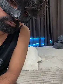 vickyandtania online show from February 12, 5:02 pm