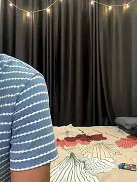 vickyandtania online show from December 14, 5:18 pm