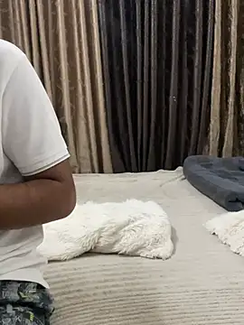 vickyandtania online show from March 16, 4:54 pm