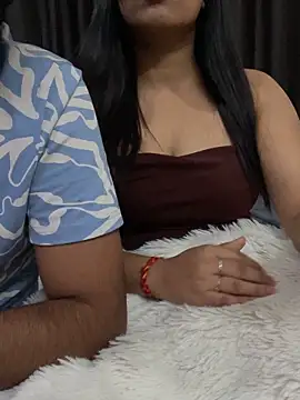 vickyandtania online show from February 11, 5:02 pm