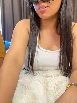 vickyandtania online show from January 31, 7:12 pm