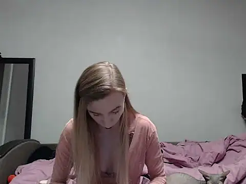 sophieryder online show from November 23, 8:13 am