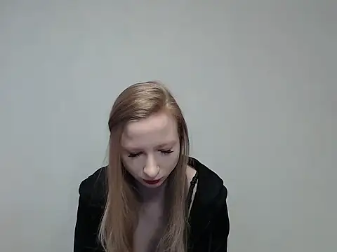 sophieryder online show from April 4, 8:10 am