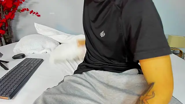 Snapshot of 2_fire chatting on November 8, 8:12 pm 2 fire online show from November 8, 8:12 pm