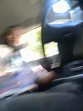 Zander1943 online show from October 3, 8:32 pm