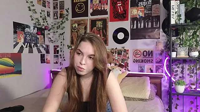 Snapshot of ToniaRoehr chatting on October 15, 8:17 pm ToniaRoehr online show from October 15, 8:17 pm