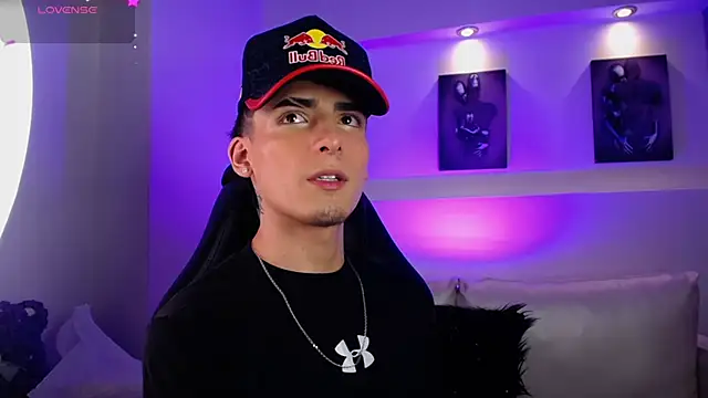 MateoMitchell online show from March 29, 4:47 am