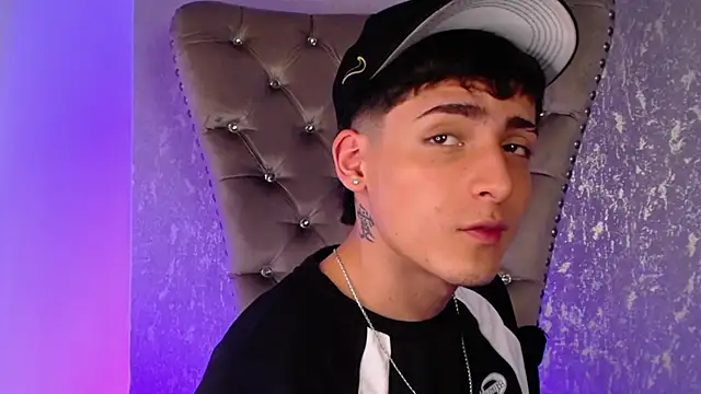 MateoMitchell online show from November 4, 4:38 am