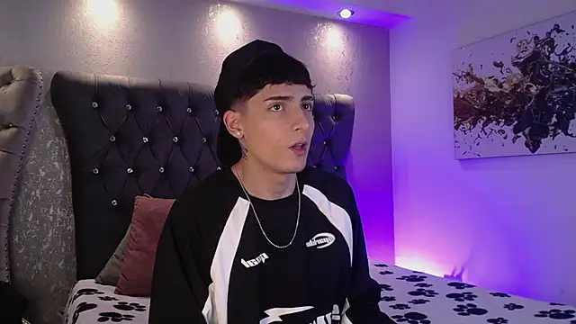 MateoMitchell online show from November 7, 5:01 am