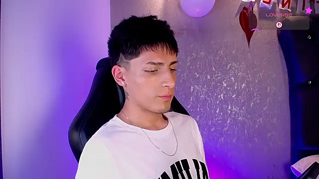 MateoMitchell online show from February 12, 5:07 am